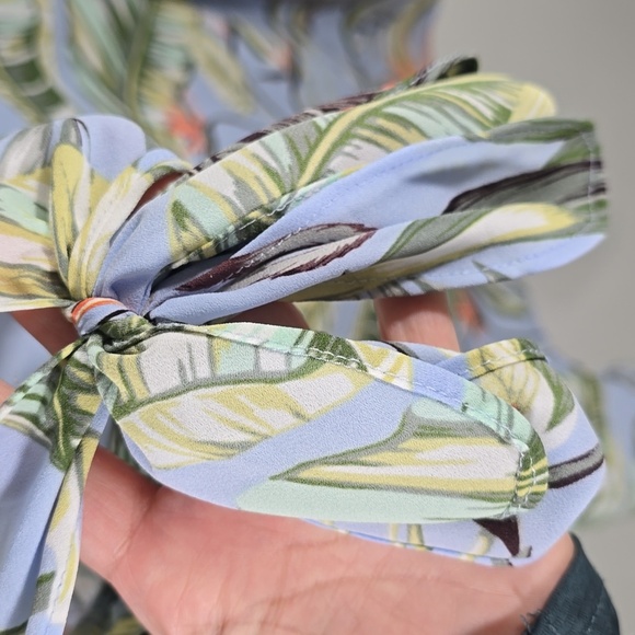 {Ann Taylor} Tropical Leaf Print Blouse in Blue and Green - Size XL - Picture 5 of 12